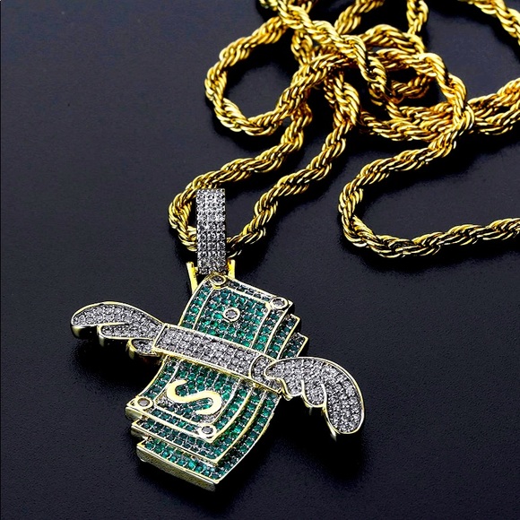 Other - 💵💎Iced Out 18k Flying Wing Pendant💎💵